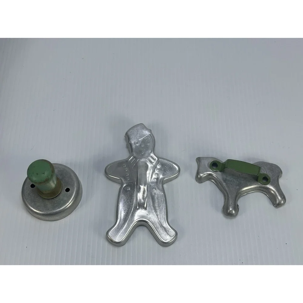 Vintage Horse Cookie Cutter Metal‎ Green Metal Handle Gingerbread Man Round